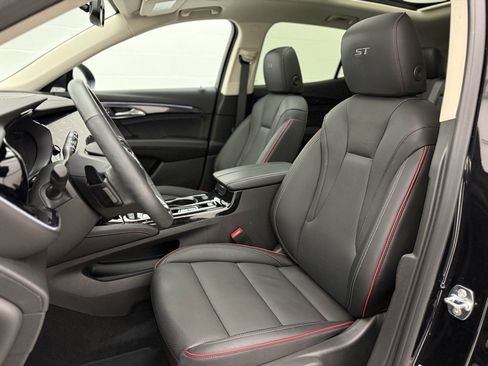 Used 2023 Buick Envision Essence w/ Sport Touring Package image 15