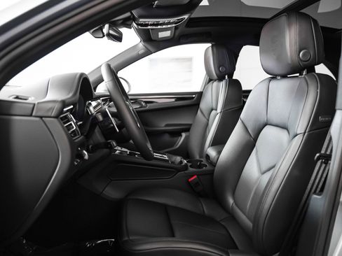 New 2026 Porsche Macan S image 5