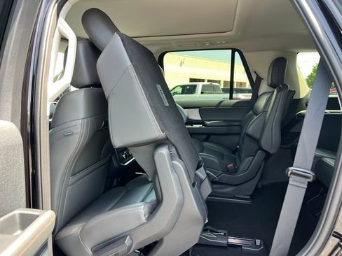 Certified 2025 Ford Expedition Active AWD/4WD image 43