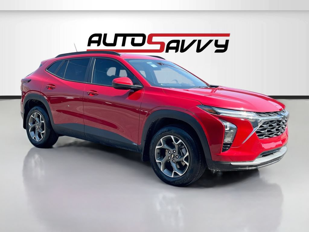 Used 2026 Chevrolet Trax LT FWD image 1