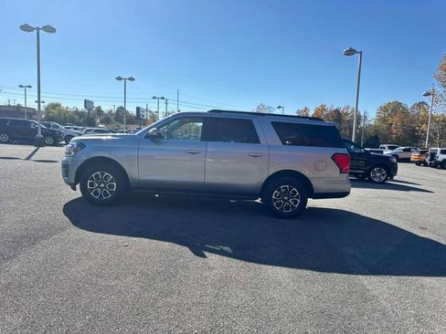 Used 2024 Ford Expedition Max XLT image 7