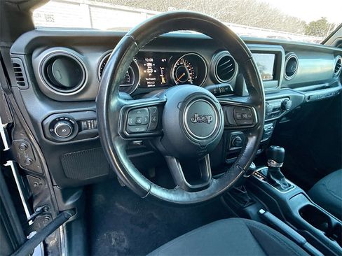 Used 2021 Jeep Wrangler Unlimited Sport image 12