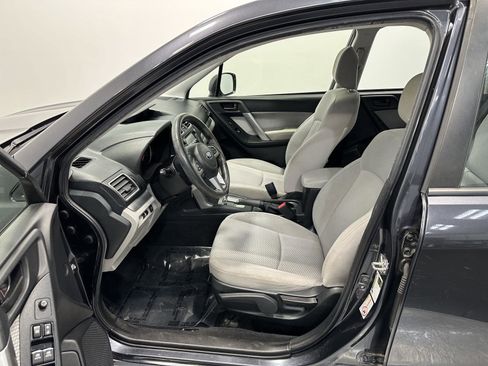 Used 2017 Subaru Forester 2.5i w/ Alloy Wheel Package image 13