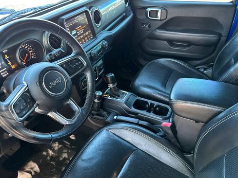 Used 2018 Jeep Wrangler Unlimited Sahara AWD/4WD image 10