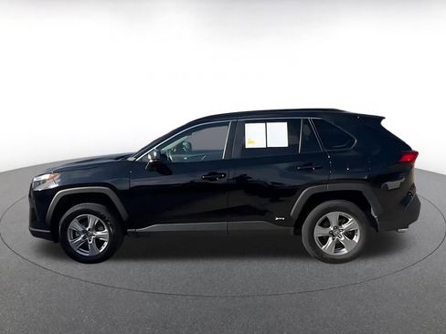 Used 2025 Toyota RAV4 LE AWD/4WD image 9