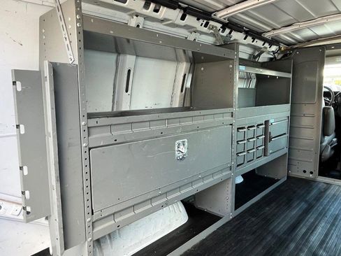 Used 2010 Chevrolet Express 1500 image 13