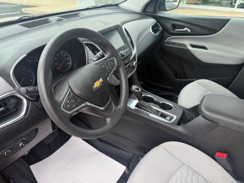 Used 2018 Chevrolet Equinox LS FWD image 22