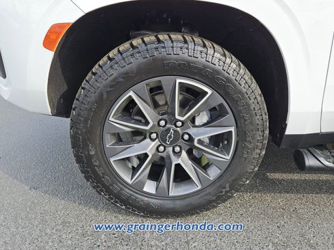 Used 2021 Chevrolet Tahoe Z71 w/ Z71 Signature Package image 9