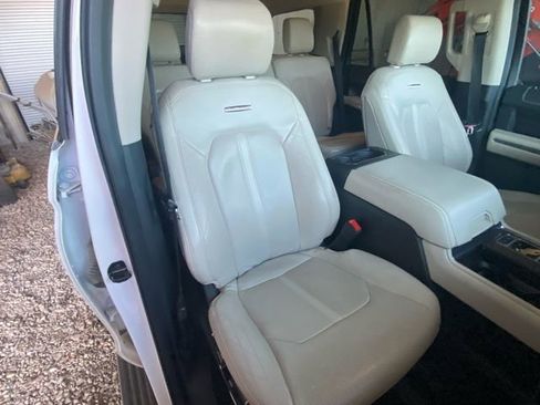 Used 2019 Ford Expedition Platinum image 8