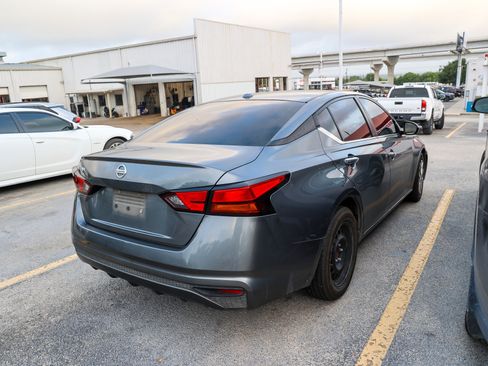 Used 2020 Nissan Altima 2.5 S FWD image 8
