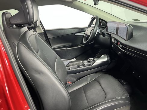 Used 2023 Kia EV6 Wind image 31