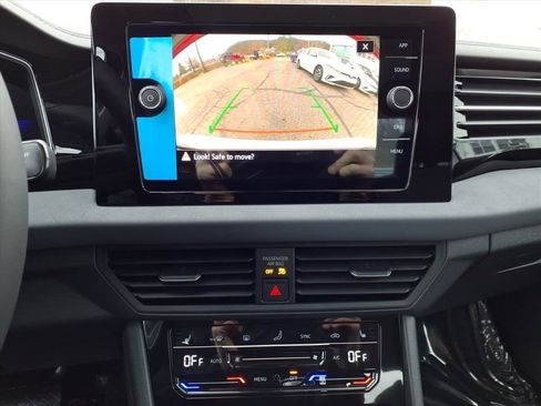 New 2026 Volkswagen Jetta SE image 9