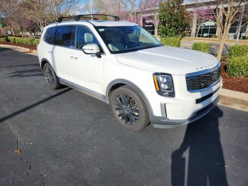 Used 2020 Kia Telluride SX w/ SX Prestige Package image 2