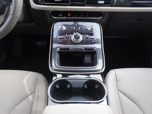 Used 2023 Lincoln Nautilus AWD w/ Premium Package image 18