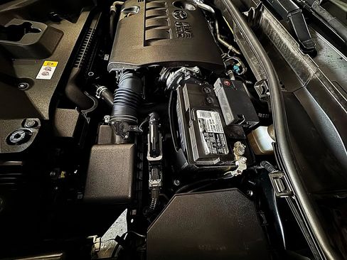 Used 2020 Toyota C-HR Limited image 24