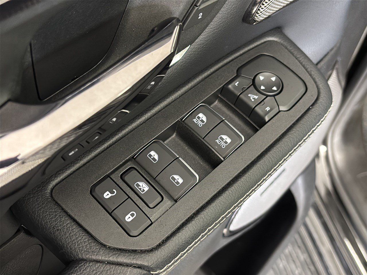 Used 2026 RAM 1500 Rebel w/ G/T Package AWD/4WD image 15