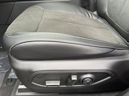 New 2025 Jeep Grand Cherokee L Altitude image 26