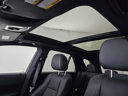 Certified 2025 Mercedes-Benz GLE 450e 4MATIC image 11