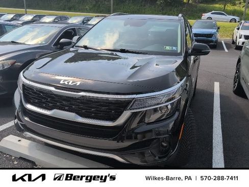 Certified 2022 Kia Seltos EX AWD/4WD image 3