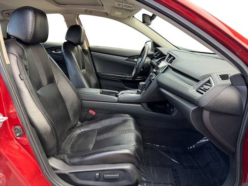 Used 2019 Honda Civic Touring image 18