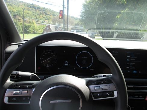 Used 2025 Hyundai Santa Cruz SEL image 14