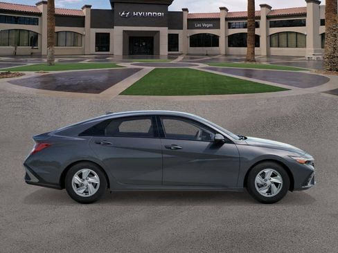 New 2026 Hyundai Elantra SE FWD image 7