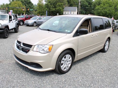 Used 2013 Dodge Grand Caravan SE FWD image 2