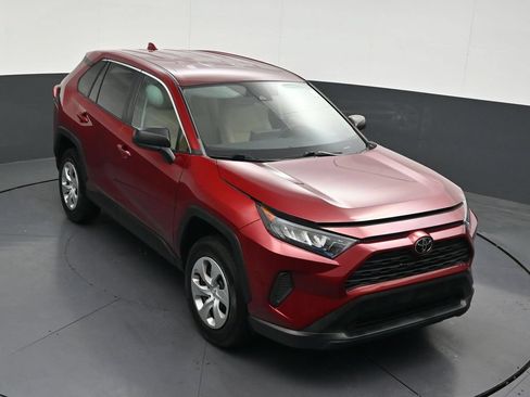 Used 2022 Toyota RAV4 LE FWD image 16
