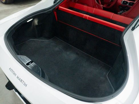 Used 2019 Aston Martin V8 Vantage Coupe image 25