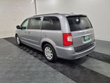Used 2016 Chrysler Town & Country Touring image 3