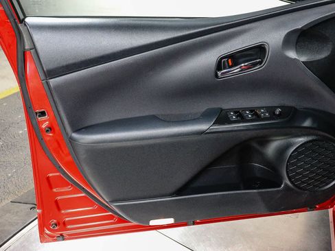 Certified 2017 Toyota Prius Prime Advanced w/ Carpet Mat Package FWD image 22