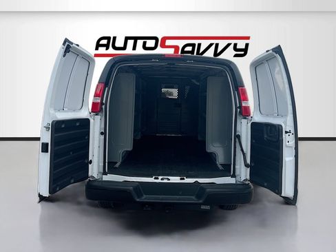 Used 2025 Chevrolet Express 2500 Extended w/ Enhanced Convenience Package RWD image 22