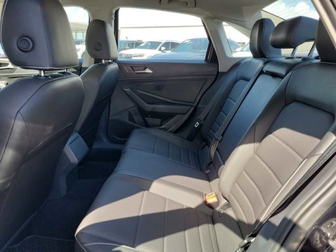 Used 2023 Volkswagen Jetta SE w/ Panoramic Sunroof Package FWD image 19