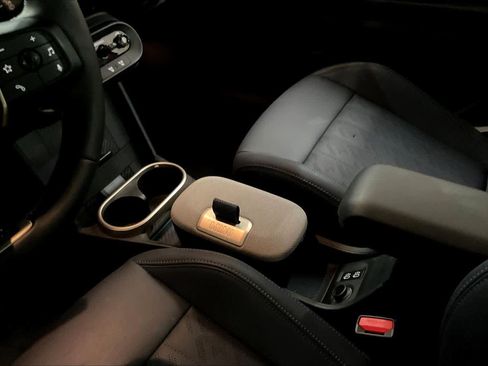 Certified 2025 MINI Cooper 4-Door Hardtop image 20