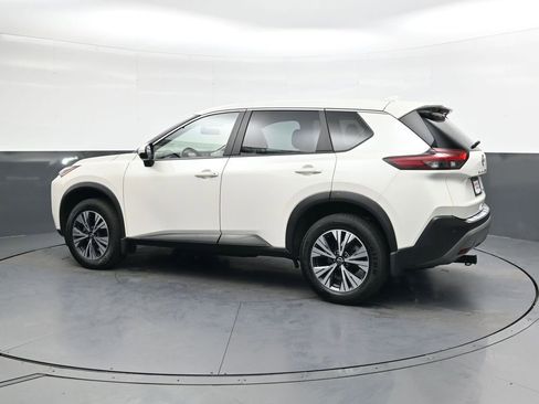 Used 2023 Nissan Rogue SV image 7