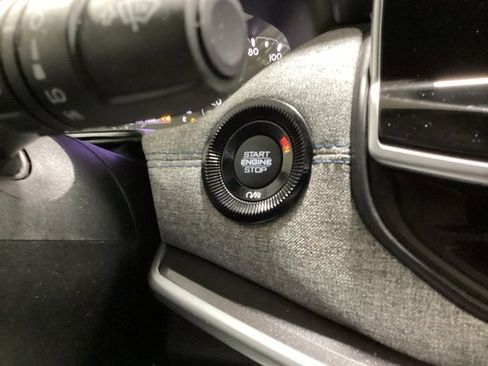 Used 2022 Jeep Compass Latitude image 24