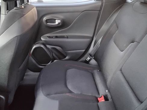 Used 2021 Jeep Renegade Trailhawk image 21