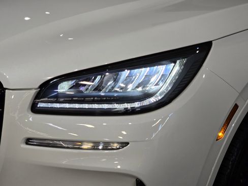 New 2026 Lincoln Corsair Premiere image 11