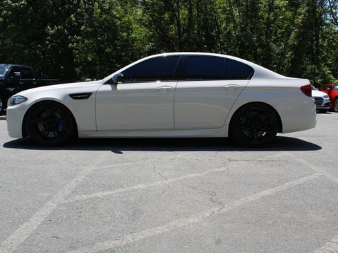Used 2016 BMW M5 RWD image 26