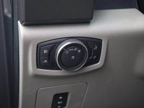 Used 2017 Ford F150 XLT w/ Equipment Group 302A Luxury AWD/4WD image 11