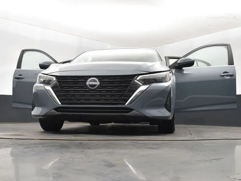 Used 2024 Nissan Sentra SV FWD image 11