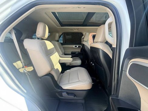 Used 2020 Ford Explorer XLT w/ Equipment Group 202A AWD/4WD image 16