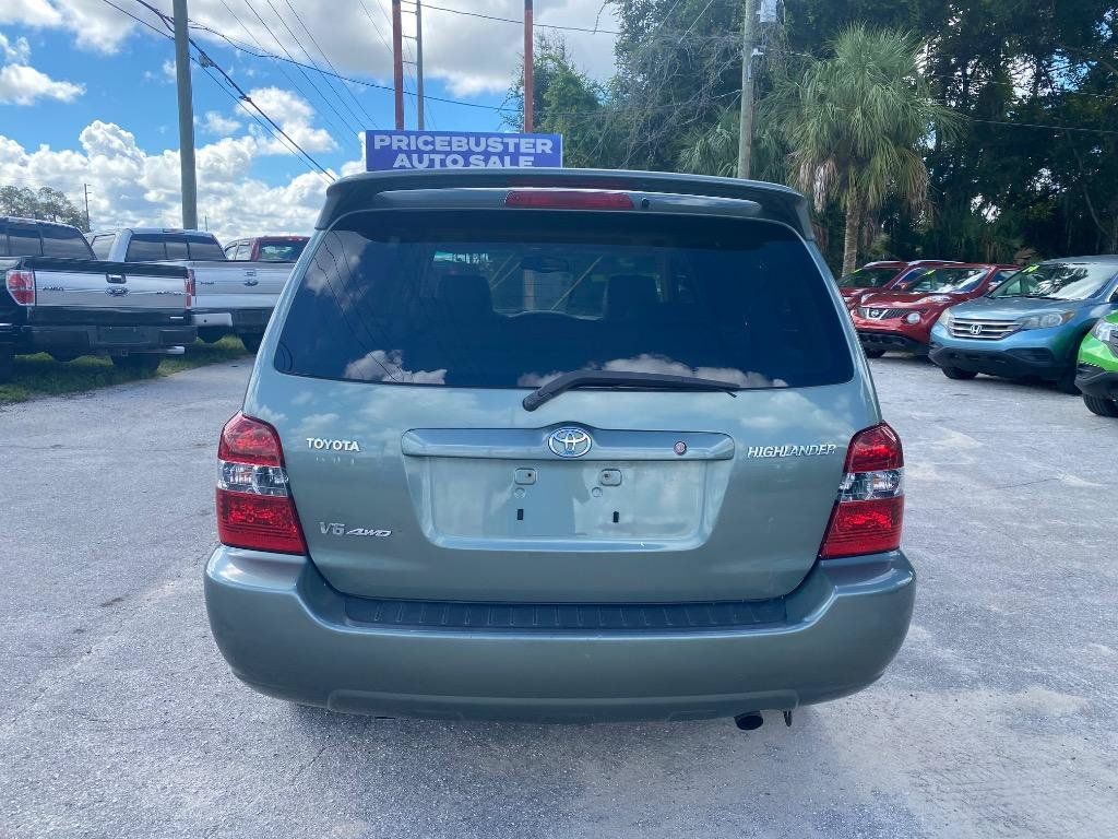 Used 2005 Toyota Highlander Limited w/ Leather Trim Pkg AWD/4WD image 8