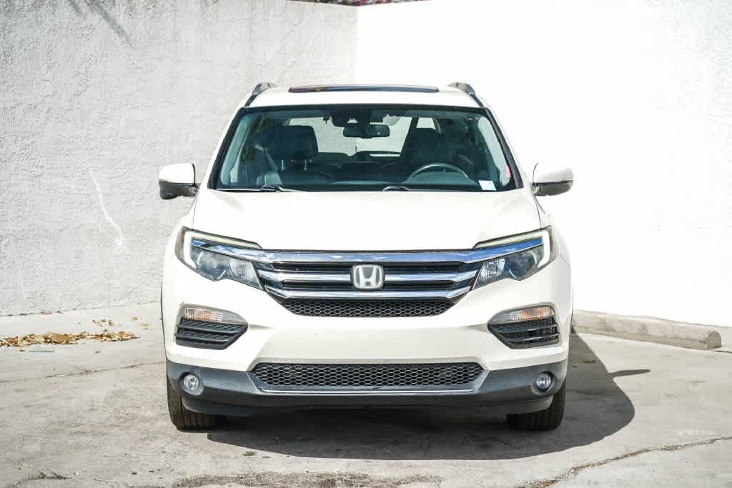 Used 2017 Honda Pilot Touring image 2