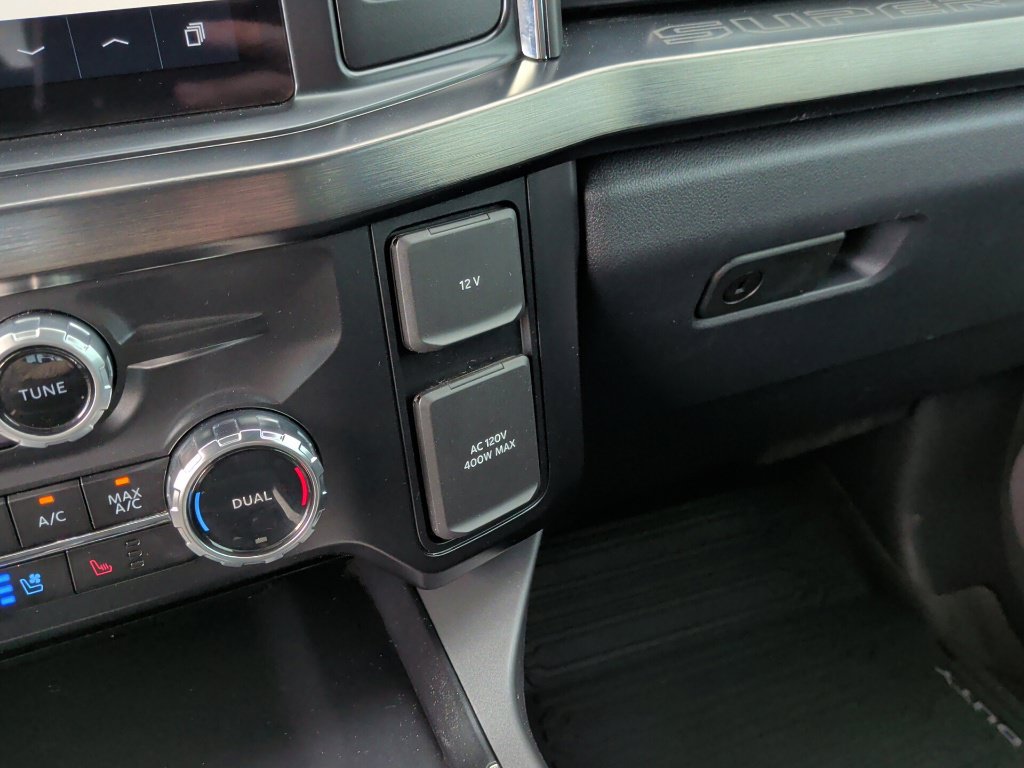 Used 2025 Ford F250 Lariat w/ Lariat Ultimate Package AWD/4WD image 32