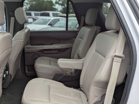 Used 2020 Ford Expedition XLT w/ Equipment Group 202A RWD image 15