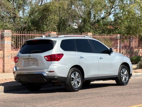 Used 2020 Nissan Pathfinder S FWD image 10