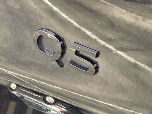Certified 2025 Audi Q5 Premium Plus w/ Premium Plus AWD/4WD image 15