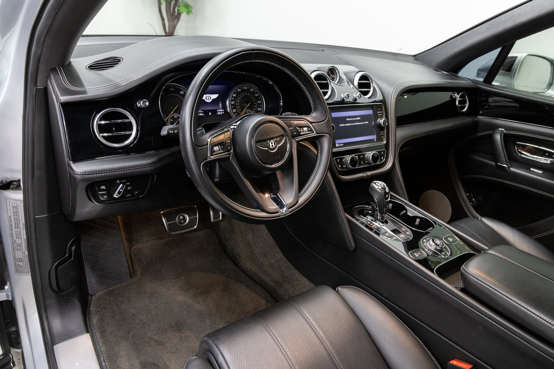 Used 2019 Bentley Bentayga AWD/4WD image 6