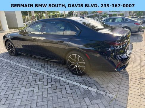 Used 2025 BMW 760i xDrive w/ Executive Package image 6